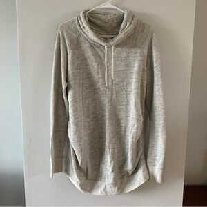 Liz Lange Maternity Shirt Cowl Neck Light Gray Size Medium Long Sleeve